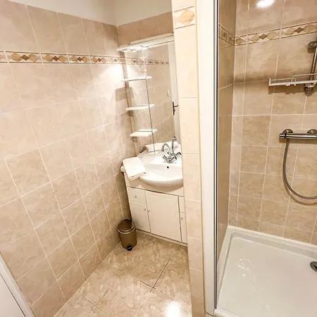 Free Car Parking - Garden - Close To Ramparts Holiday home