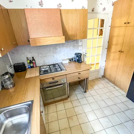 Holiday home Free Car Parking - Garden - Close To Ramparts