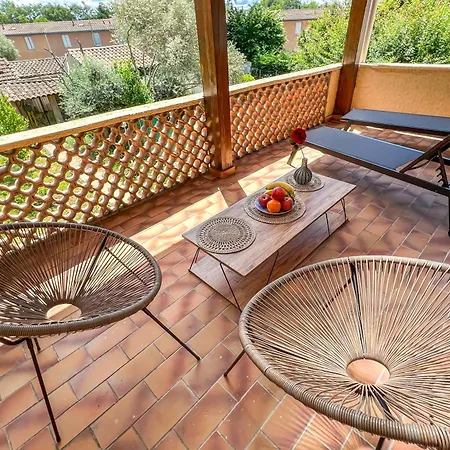 Free Car Parking - Garden - Close To Ramparts *